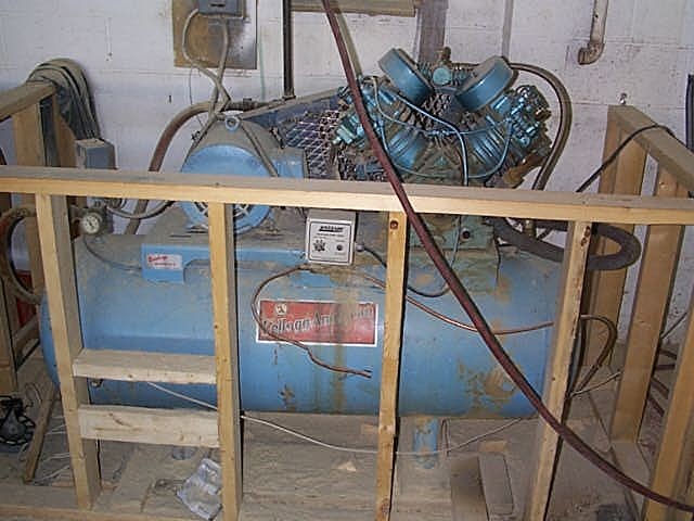 DAYTON15HPCOMPRESSORSAW1.jpg (97054 bytes)